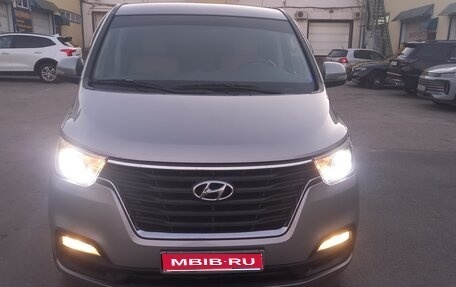 Hyundai H-1 II рестайлинг, 2019 год, 2 850 000 рублей, 1 фотография