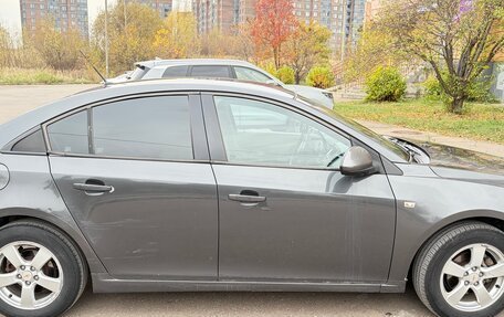 Chevrolet Cruze II, 2010 год, 500 000 рублей, 3 фотография