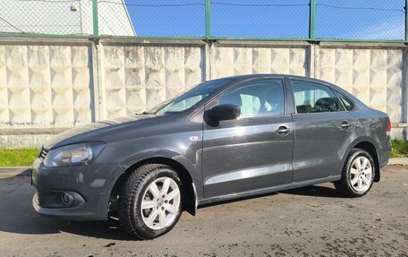 Volkswagen Polo VI (EU Market), 2012 год, 950 000 рублей, 1 фотография
