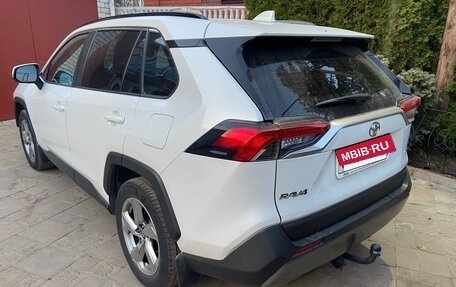 Toyota RAV4, 2020 год, 3 410 000 рублей, 7 фотография