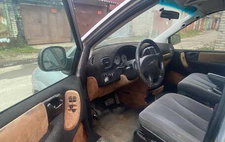 Chrysler Town & Country IV, 2005 год, 245 000 рублей, 6 фотография