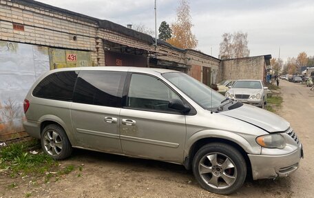 Chrysler Town & Country IV, 2005 год, 245 000 рублей, 3 фотография