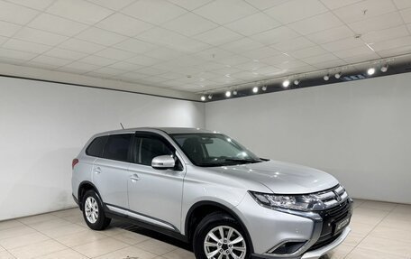 Mitsubishi Outlander III рестайлинг 3, 2015 год, 1 549 000 рублей, 3 фотография