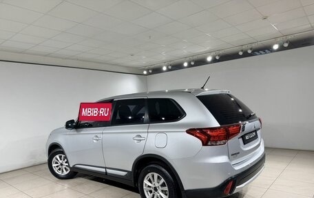 Mitsubishi Outlander III рестайлинг 3, 2015 год, 1 549 000 рублей, 4 фотография