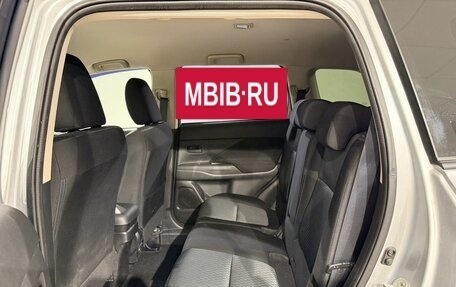 Mitsubishi Outlander III рестайлинг 3, 2015 год, 1 549 000 рублей, 16 фотография