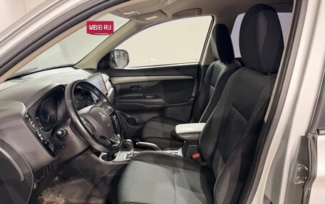 Mitsubishi Outlander III рестайлинг 3, 2015 год, 1 549 000 рублей, 14 фотография