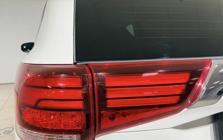 Mitsubishi Outlander III рестайлинг 3, 2022 год, 2 590 000 рублей, 10 фотография