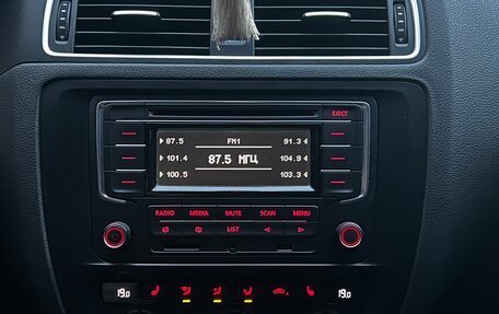 Volkswagen Jetta VII, 2013 год, 1 300 000 рублей, 13 фотография