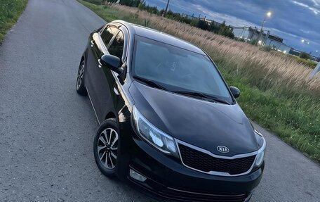 KIA Rio III рестайлинг, 2015 год, 950 000 рублей, 2 фотография