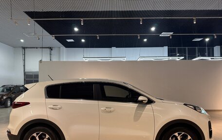 KIA Sportage IV рестайлинг, 2021 год, 2 390 000 рублей, 4 фотография