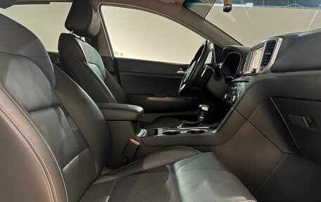 KIA Sportage IV рестайлинг, 2021 год, 2 390 000 рублей, 21 фотография
