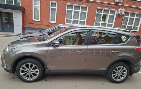 Toyota RAV4, 2016 год, 2 700 000 рублей, 2 фотография