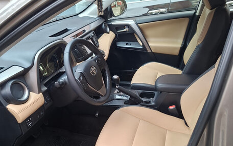 Toyota RAV4, 2016 год, 2 700 000 рублей, 5 фотография