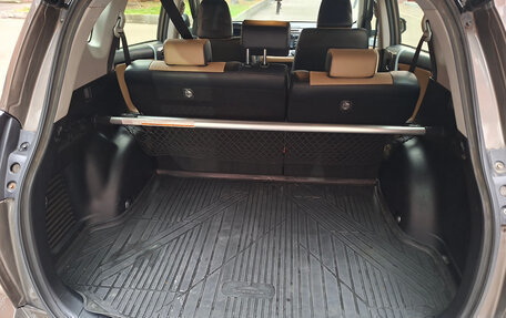Toyota RAV4, 2016 год, 2 700 000 рублей, 13 фотография