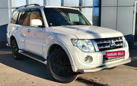 Mitsubishi Pajero IV рестайлинг 2, 2013 год, 2 050 000 рублей, 2 фотография