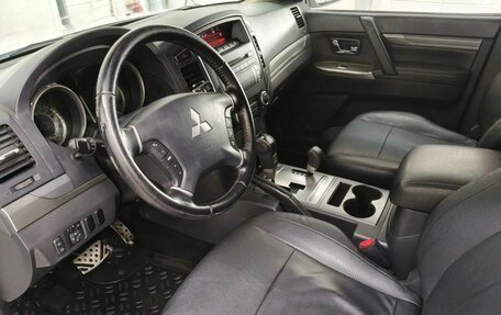 Mitsubishi Pajero IV рестайлинг 2, 2013 год, 2 050 000 рублей, 10 фотография