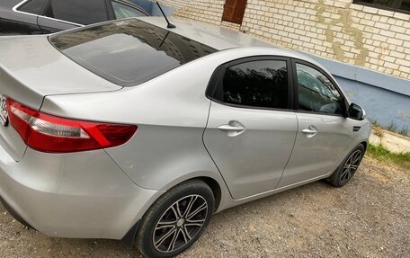 KIA Rio III рестайлинг, 2014 год, 800 000 рублей, 2 фотография