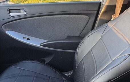 Hyundai Solaris II рестайлинг, 2012 год, 700 000 рублей, 5 фотография
