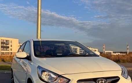 Hyundai Solaris II рестайлинг, 2012 год, 700 000 рублей, 16 фотография