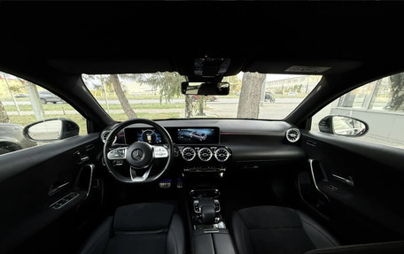 Mercedes-Benz A-Класс, 2019 год, 1 990 000 рублей, 11 фотография