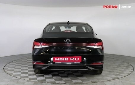 Hyundai Elantra, 2021 год, 1 875 000 рублей, 5 фотография