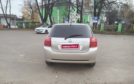 Toyota Corolla, 2005 год, 600 000 рублей, 4 фотография