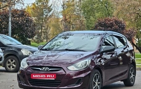 Hyundai Solaris II рестайлинг, 2013 год, 698 000 рублей, 3 фотография