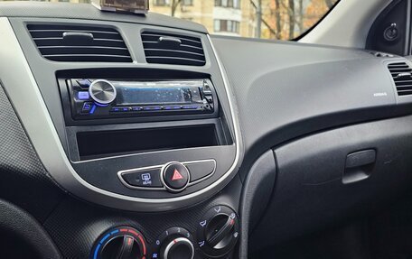 Hyundai Solaris II рестайлинг, 2013 год, 698 000 рублей, 16 фотография