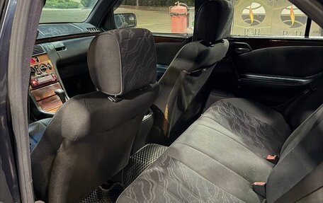 Mercedes-Benz E-Класс, 1996 год, 220 000 рублей, 6 фотография
