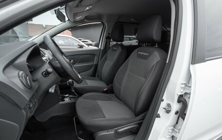 Renault Logan II, 2019 год, 1 095 000 рублей, 9 фотография