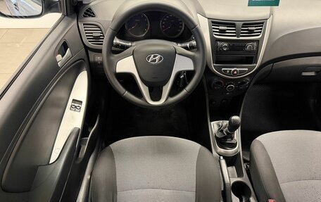 Hyundai Solaris II рестайлинг, 2013 год, 865 000 рублей, 12 фотография
