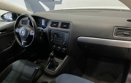 Volkswagen Jetta VII, 2013 год, 1 049 900 рублей, 21 фотография