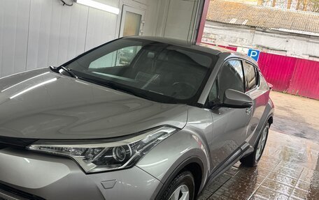 Toyota C-HR I рестайлинг, 2018 год, 1 790 000 рублей, 2 фотография