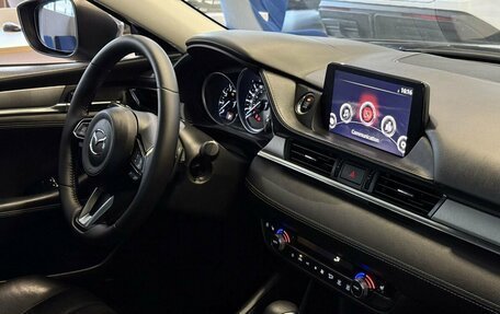 Mazda 6, 2018 год, 2 350 000 рублей, 18 фотография
