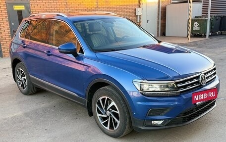 Volkswagen Tiguan II, 2018 год, 2 550 000 рублей, 3 фотография