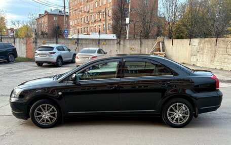 Toyota Avensis III рестайлинг, 2005 год, 890 000 рублей, 2 фотография