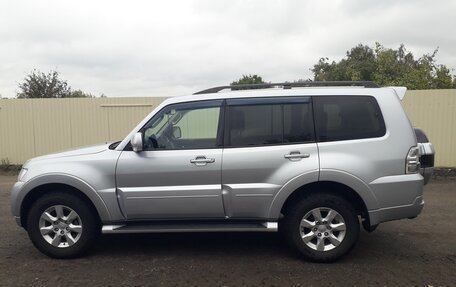 Mitsubishi Pajero IV рестайлинг 2, 2015 год, 2 450 000 рублей, 4 фотография