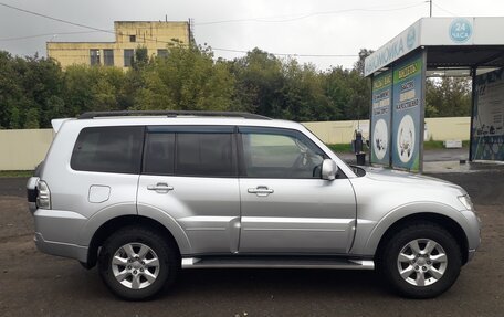 Mitsubishi Pajero IV рестайлинг 2, 2015 год, 2 450 000 рублей, 5 фотография
