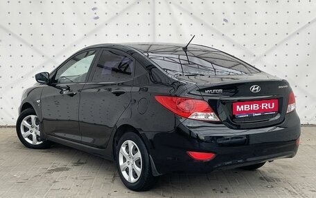 Hyundai Solaris II рестайлинг, 2013 год, 820 000 рублей, 5 фотография