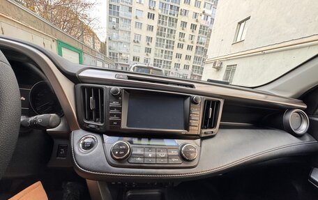 Toyota RAV4, 2018 год, 2 450 000 рублей, 2 фотография