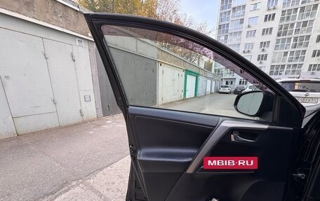 Toyota RAV4, 2018 год, 2 450 000 рублей, 4 фотография