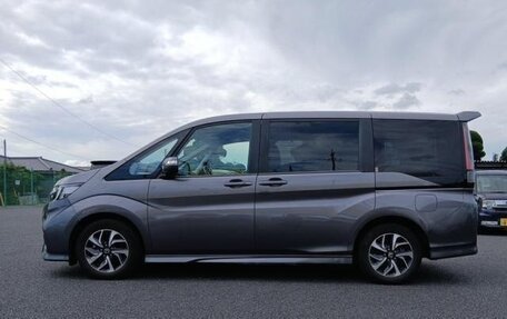 Honda Stepwgn IV рестайлинг, 2022 год, 1 960 000 рублей, 4 фотография