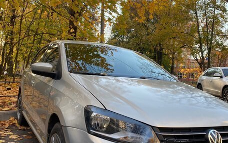 Volkswagen Polo VI (EU Market), 2011 год, 490 000 рублей, 2 фотография