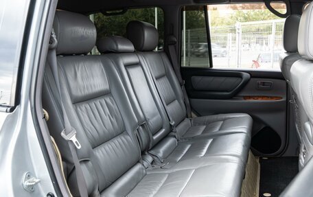 Toyota Land Cruiser 100 рестайлинг 2, 2006 год, 2 400 000 рублей, 7 фотография