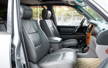 Toyota Land Cruiser 100 рестайлинг 2, 2006 год, 2 400 000 рублей, 8 фотография
