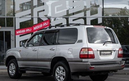 Toyota Land Cruiser 100 рестайлинг 2, 2006 год, 2 400 000 рублей, 2 фотография