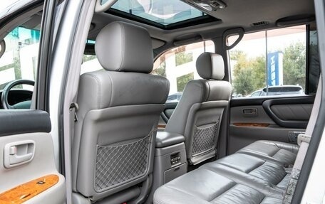 Toyota Land Cruiser 100 рестайлинг 2, 2006 год, 2 400 000 рублей, 13 фотография