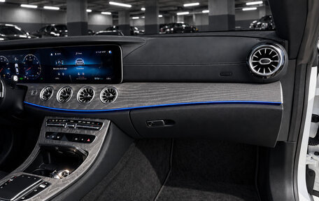 Mercedes-Benz E-Класс, 2020 год, 5 950 000 рублей, 4 фотография