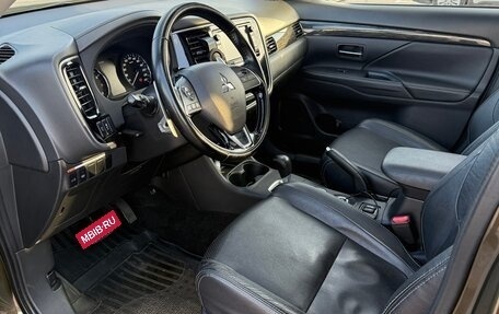 Mitsubishi Outlander III рестайлинг 3, 2016 год, 2 500 000 рублей, 7 фотография
