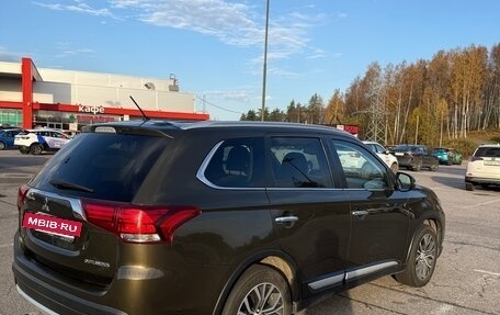 Mitsubishi Outlander III рестайлинг 3, 2016 год, 2 500 000 рублей, 4 фотография